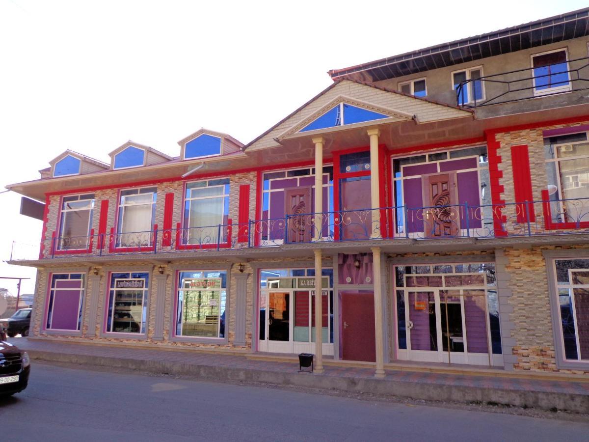 לינה וארוחת בוקר Şǝki Tubram S Ailəvi Qonaq Evi מראה חיצוני תמונה
