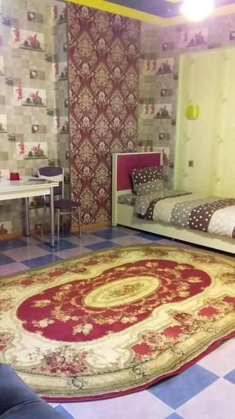 לינה וארוחת בוקר Şǝki Tubram S Ailəvi Qonaq Evi מראה חיצוני תמונה