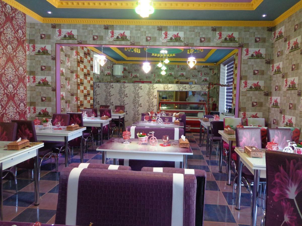 לינה וארוחת בוקר Şǝki Tubram S Ailəvi Qonaq Evi מראה חיצוני תמונה